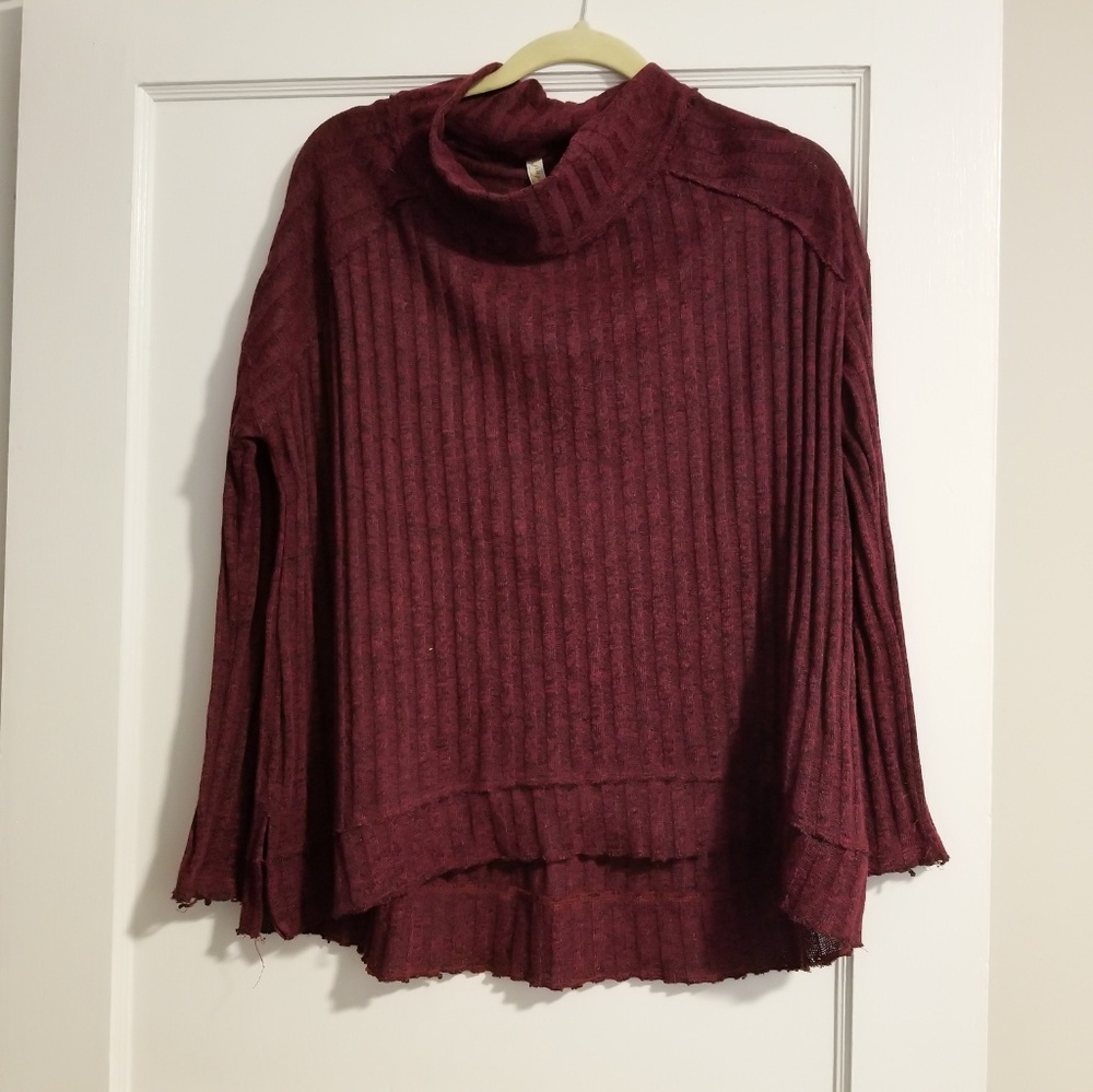FREE PEOPLE Lightweight Sweater w/ Frindge Detail